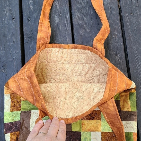 Quilted Tote - Picture 2 of 6